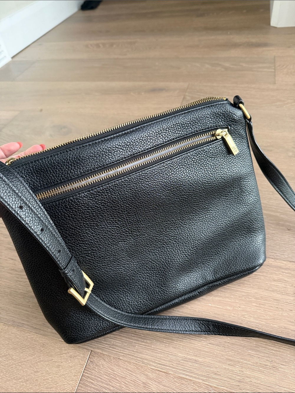 Freshly Picked Black Pebbled Leather Shoulder Bag with Gold Logo - Picture 4 of 4